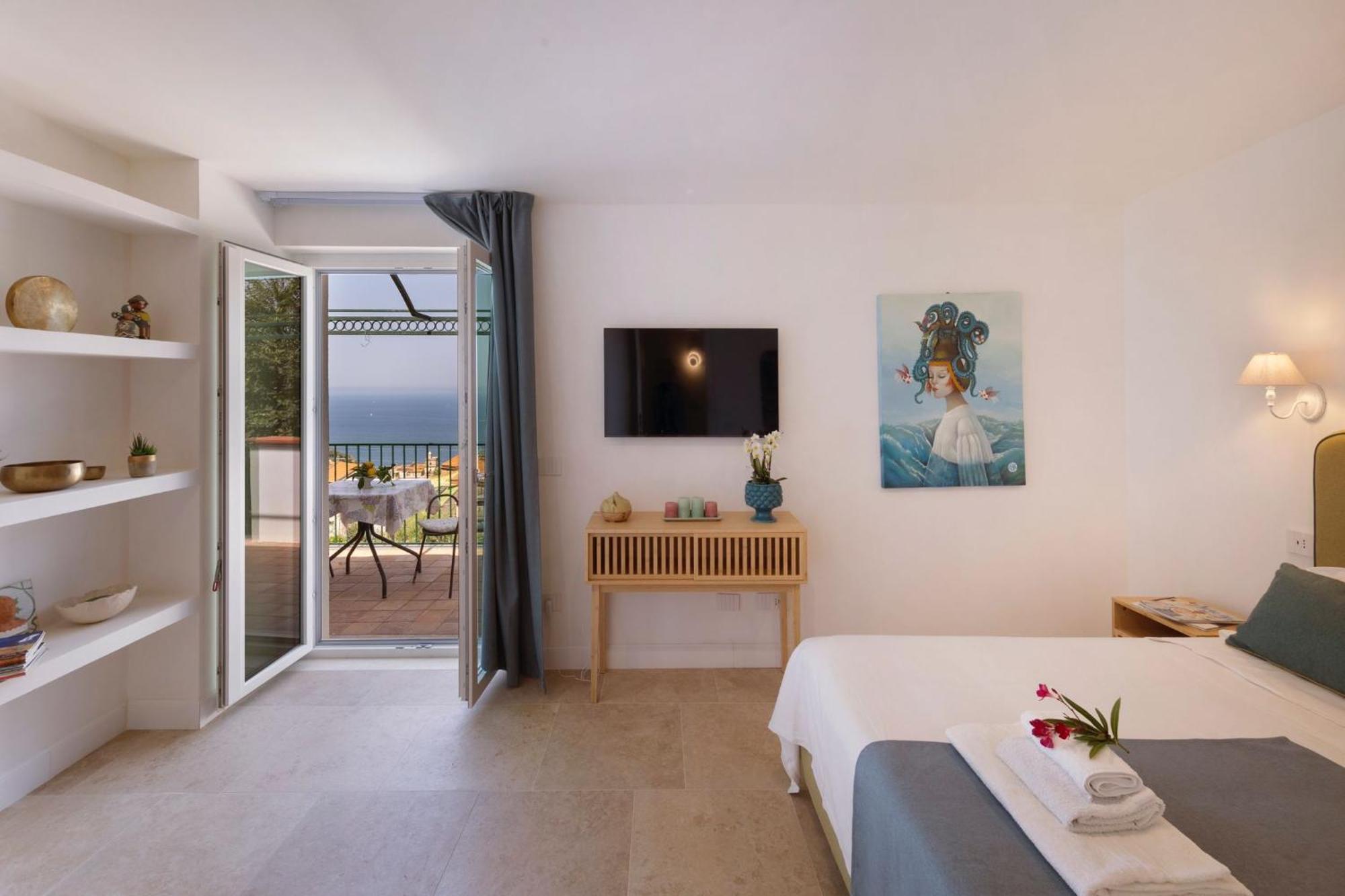 Villa Mundis Relais Маса Лубрензе Екстериор снимка