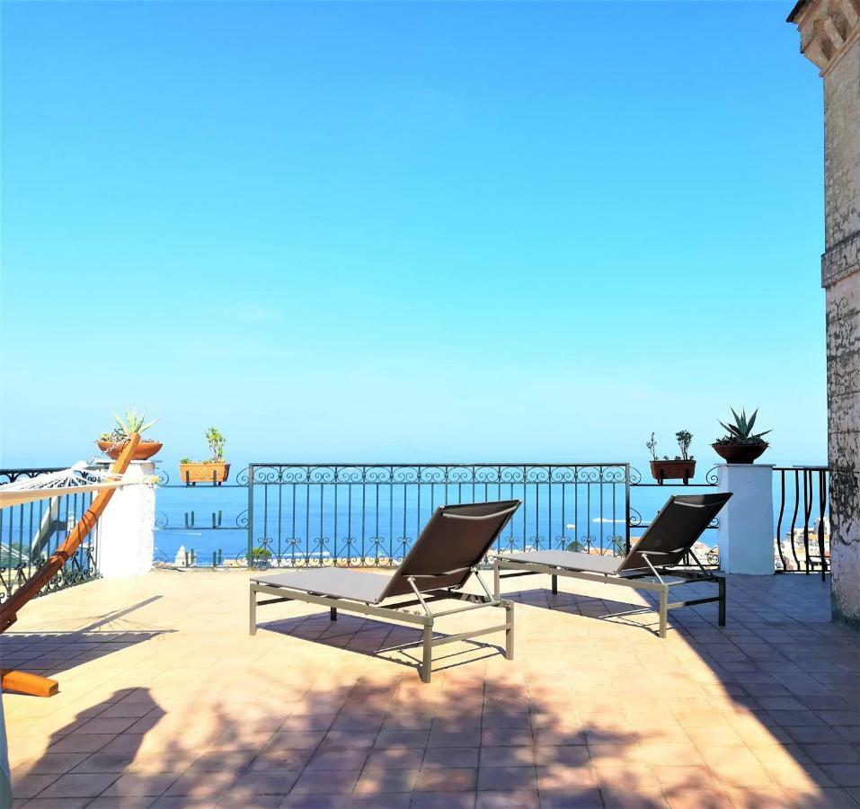 Villa Mundis Relais Маса Лубрензе Екстериор снимка